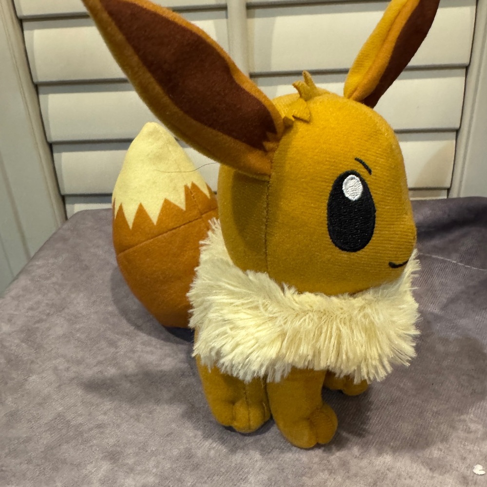 Pokemon EEVIE Plush Toy with Fluffy Collar‎
